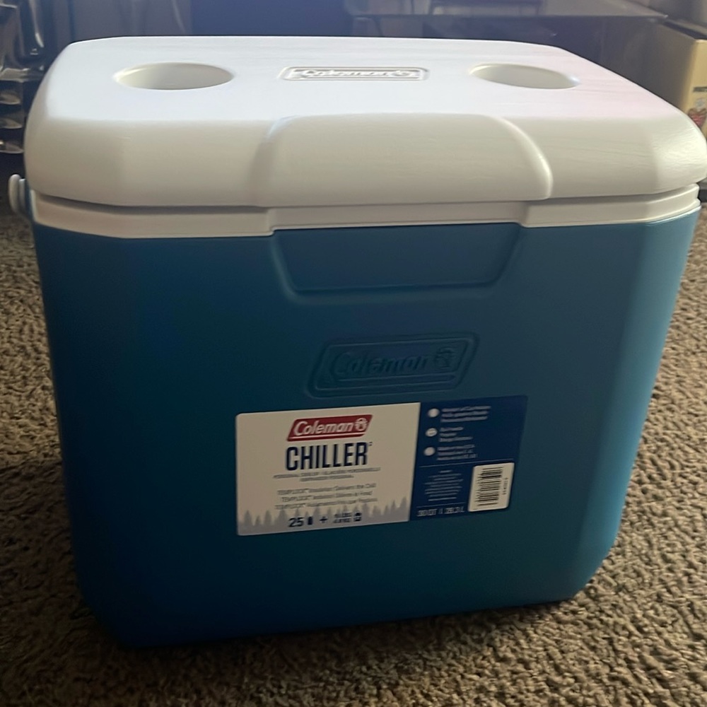 Coleman new 30 qt cooler